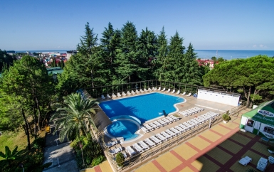 Открытый бассейн - пансионат Орбита-1